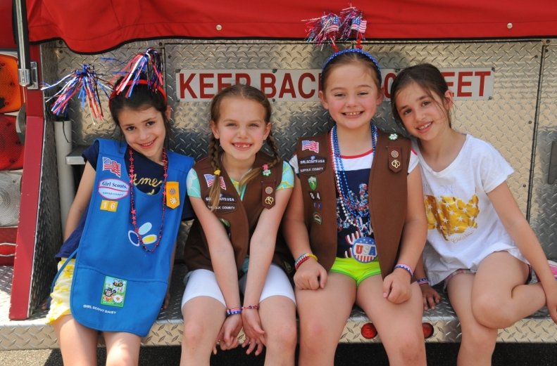 Centerport Parade 10