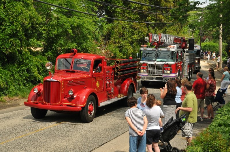 Centerport Parade 2