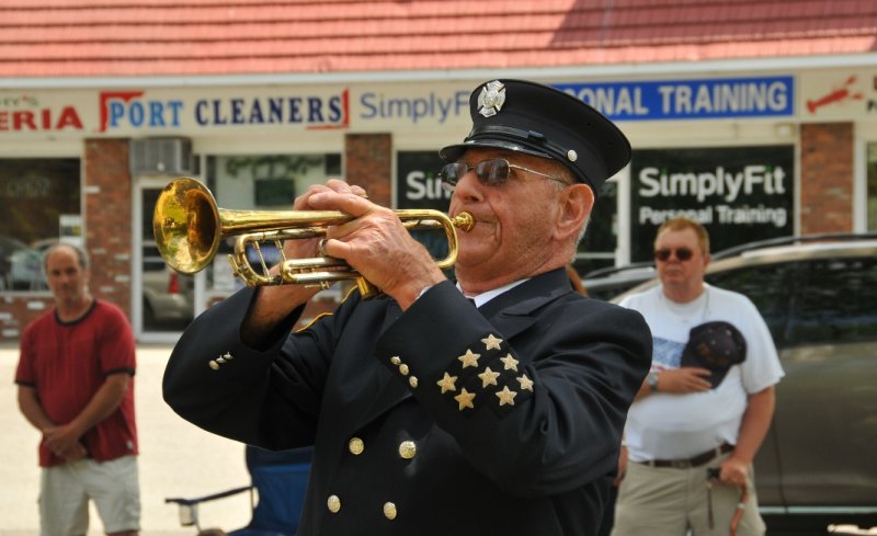 Centerport Parade 8