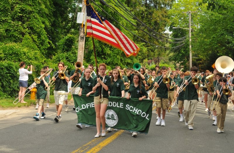 Centerport Parade 9