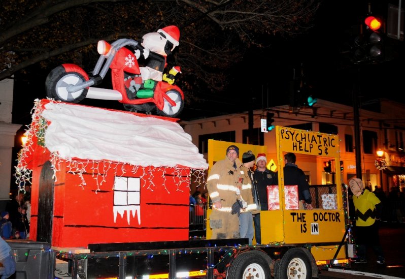 holiday-parade-east-northport