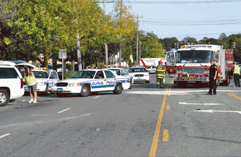 Car Crash Closes Jericho Turnpike The Huntingtonian
