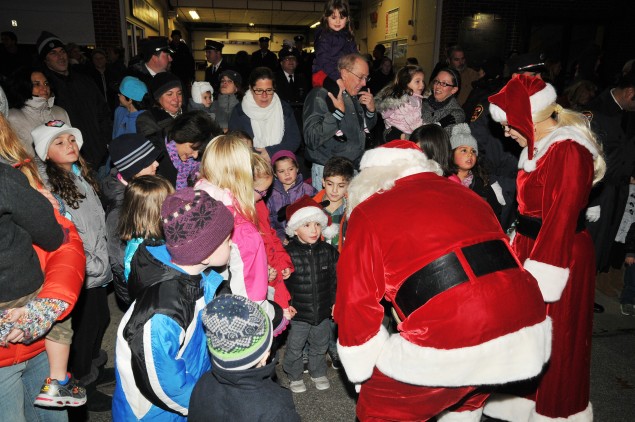 CenterportFDSanta3